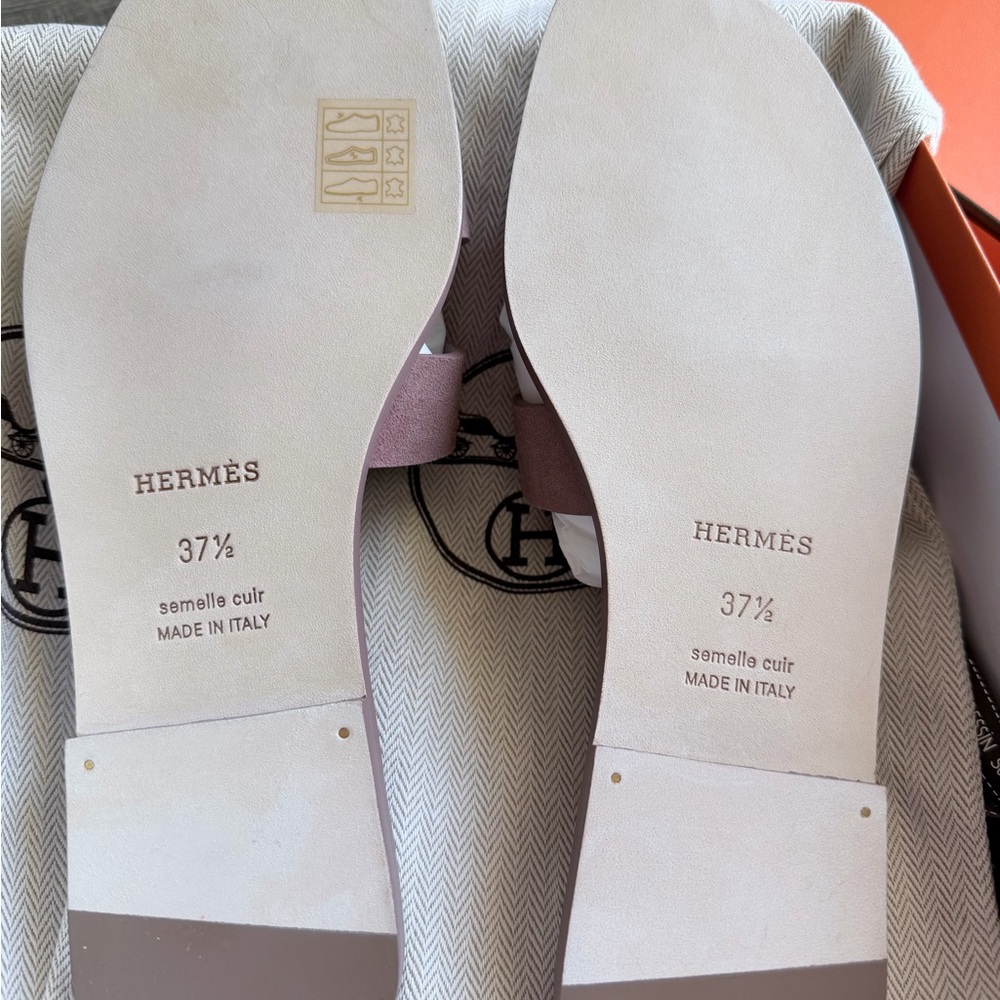 Brand new Hermes authentic oran Sandals in Rose Antique - Picture 3 of 4